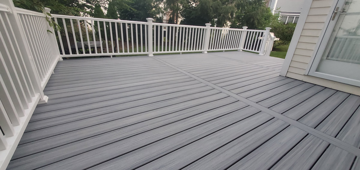 Custom Deck Design and Construction Area Renovation Deck Contractor