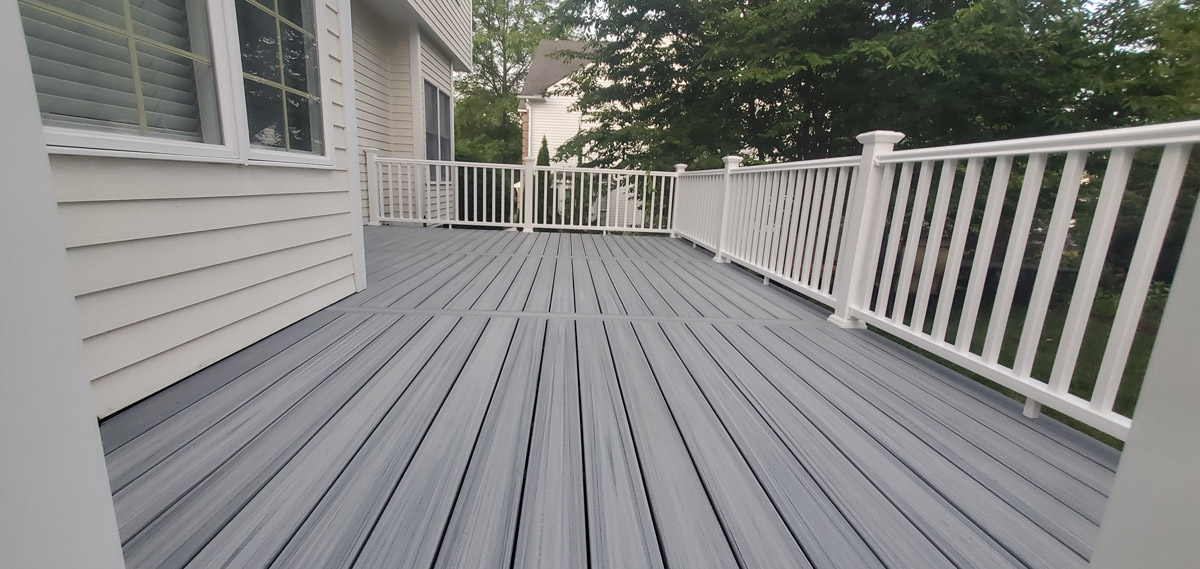 Custom Deck Design and Construction Area Renovation Deck Contractor
