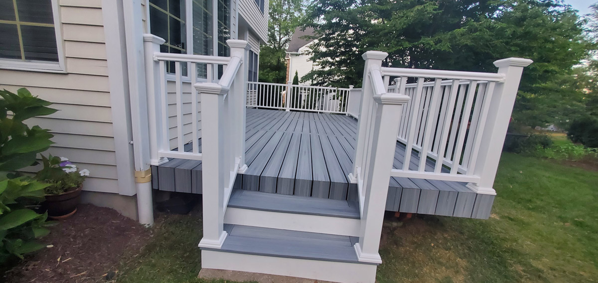 Custom Deck Design and Construction Area Renovation Deck Contractor