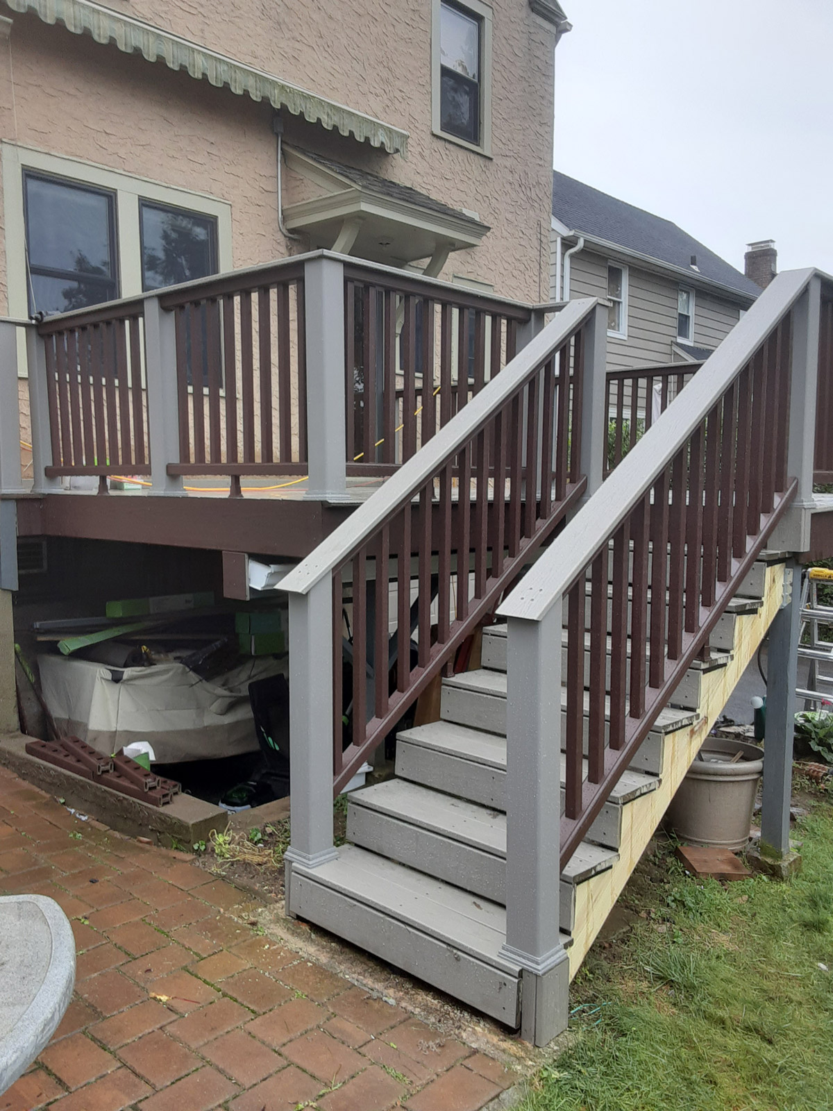 Custom Deck Design and Construction Area Renovation Deck Contractor