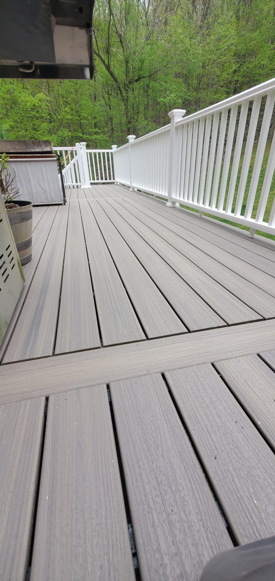 Custom Deck Design and Construction Area Renovation Deck Contractor