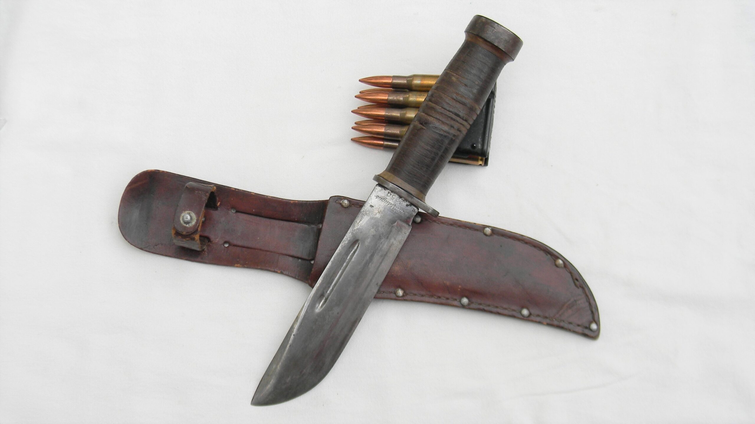 WW2 Cattaraugus 225Q Quartermaster Knife, original leather scabbard