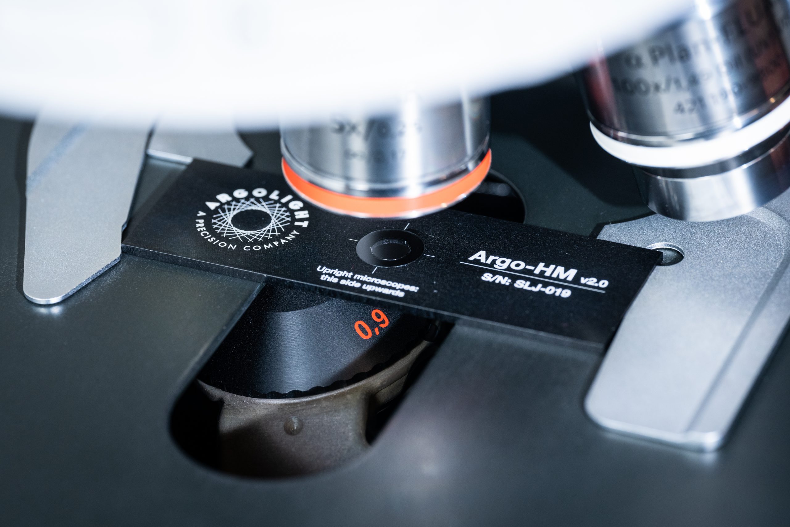 Fluorescent calibration slides now 100 more intense Argolight