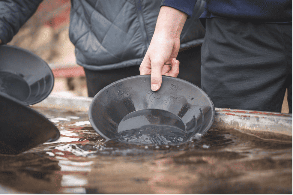 Find Your Treasure with The Argo’s Gold Panning Lessons!