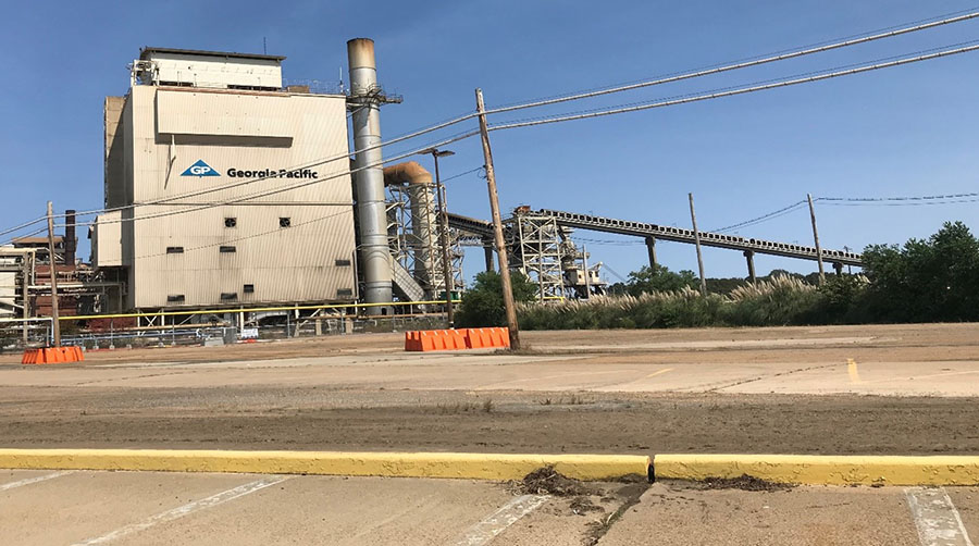 THE FIGHT FOR ROADS AND JOBS IN THE HEART OF TIMBER COUNTRY Arkansas Good Roads Foundation