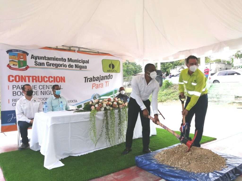 Argos Dominicana firma acuerdo para la construcción de parque central