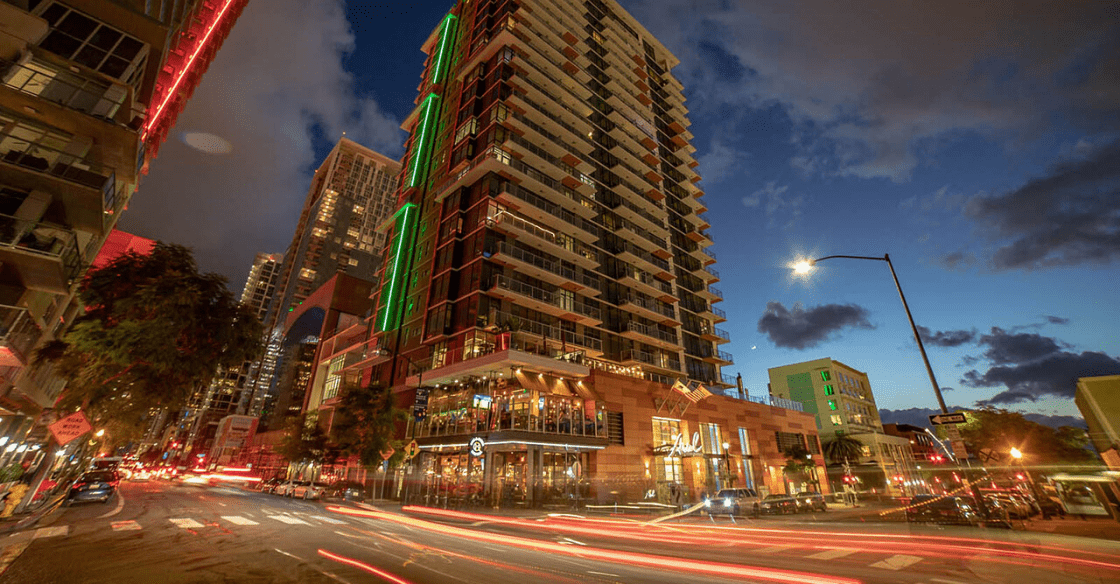 How to Throw an Apartment Warming Party Ariel