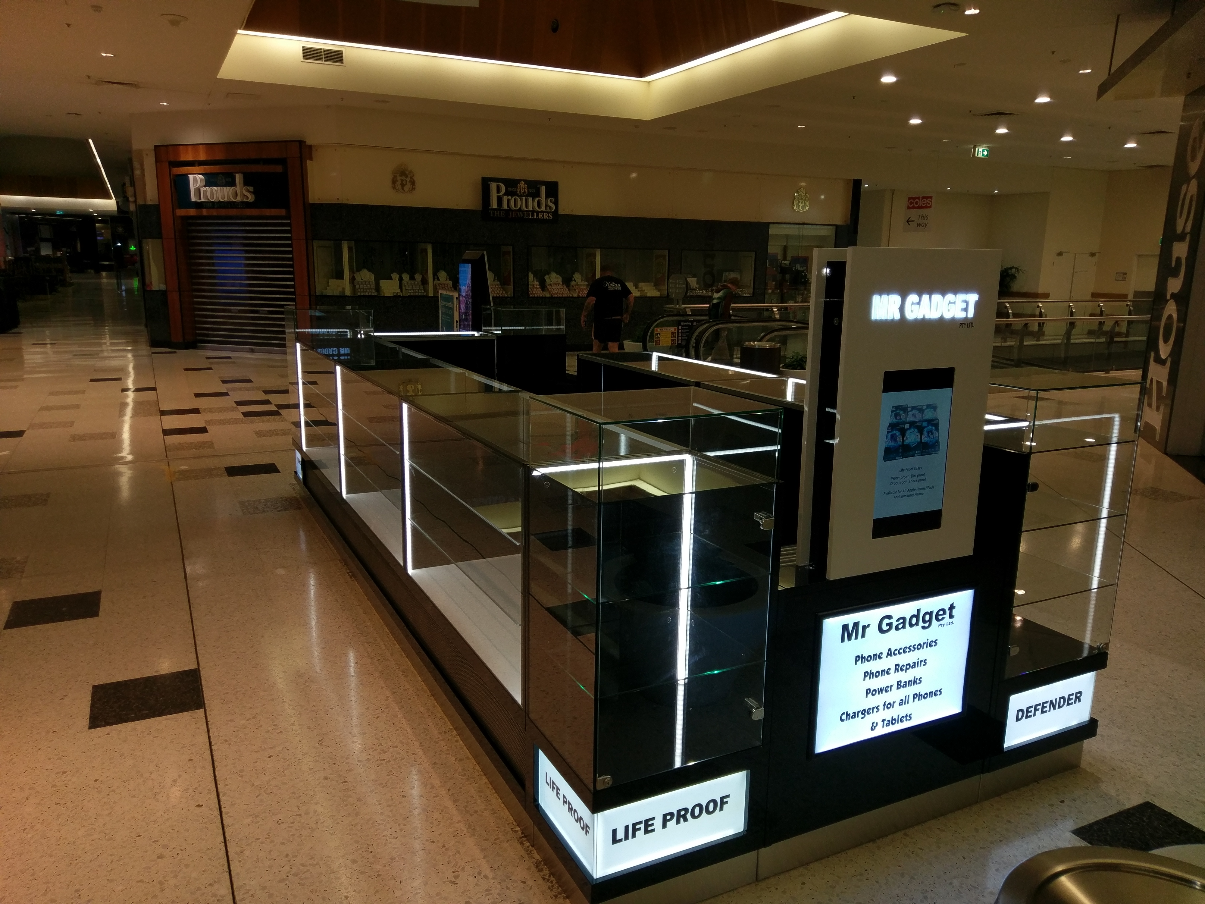 02 SHOPPING CENTRE KIOSKS Arien Group Arien Group