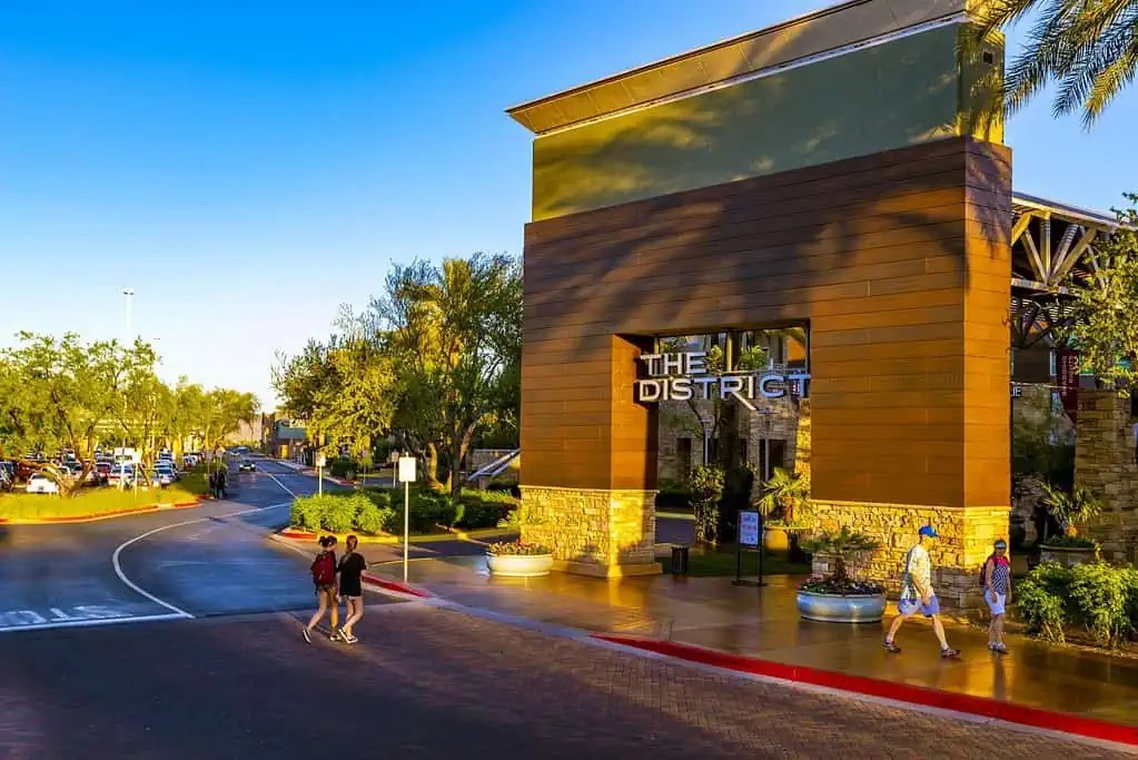 Desert Ridge Marketplace to 4 new tenants to shopping
