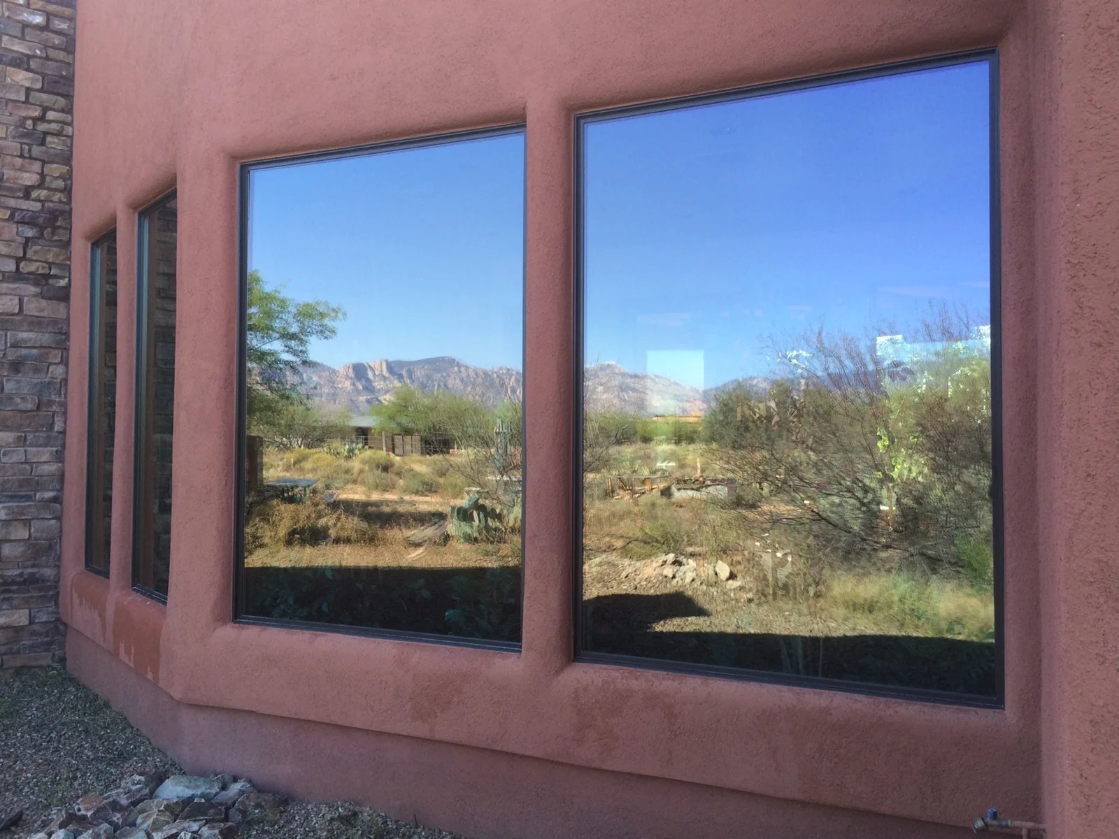 Tips And Tricks to Get Rid of Stubborn Window Stain Window washers