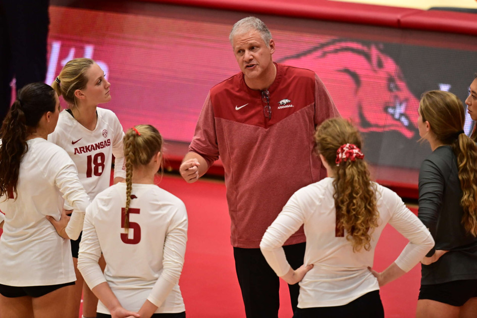 Senior Taylor Head Powers No. 21 Arkansas to FiveSet Victory Against