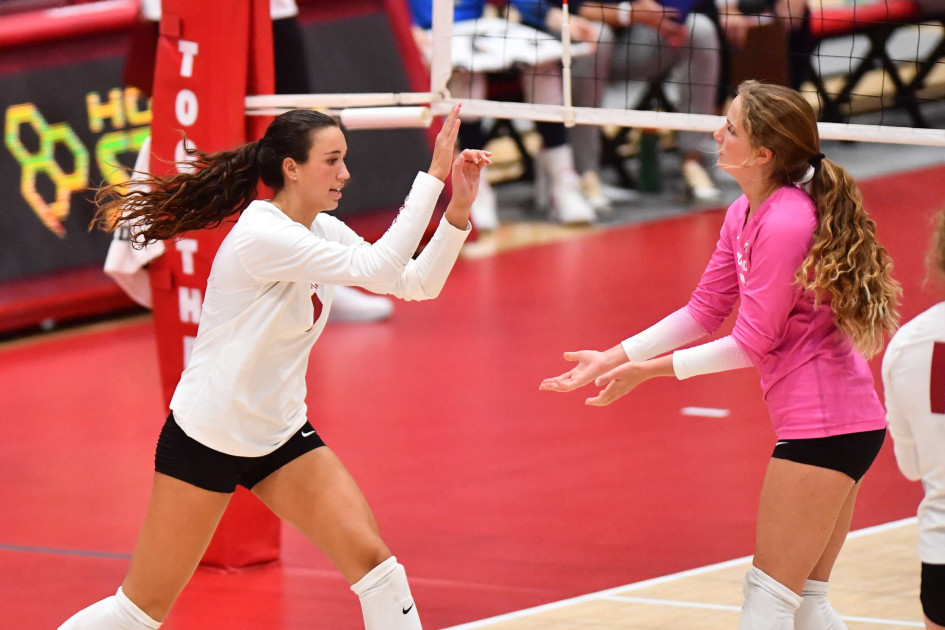 No. 10 Arkansas Volleyball Team Faces Ranked Tennessee and Kentucky in