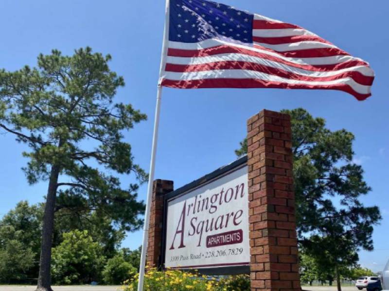 Arlington Square Apartments