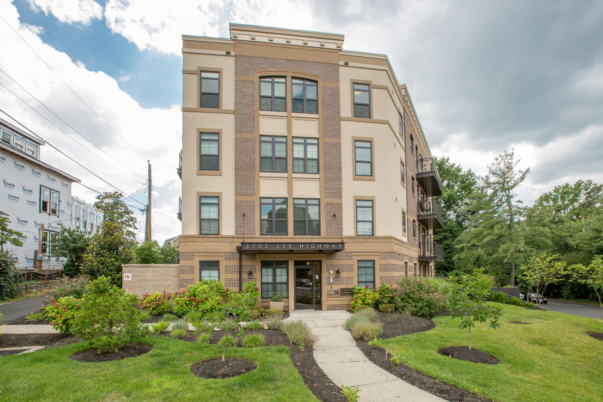 Lyon Pointe Arlington VA Condos Every building. Every listing.