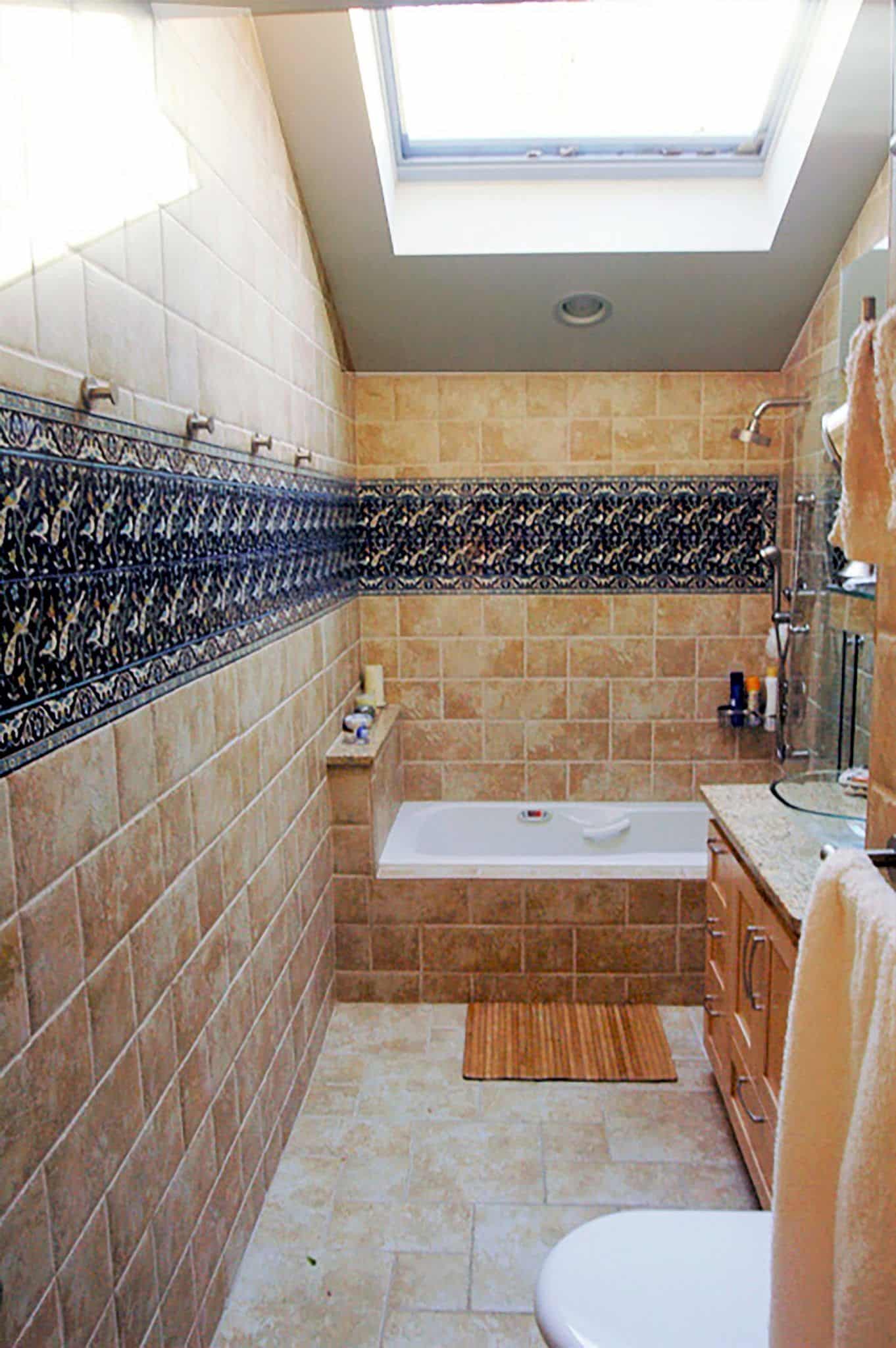 Bathrrom Tile Border with Middle East Tile Pattern Armenian Ceramics