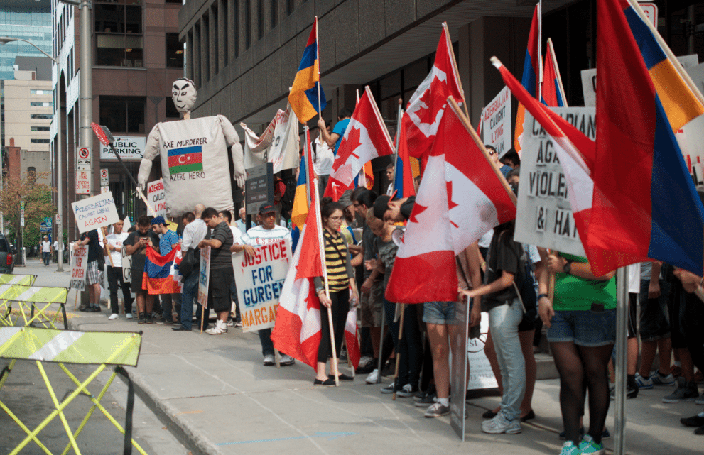 Hundreds of Canadian Youth Demonstrate in Ottawa