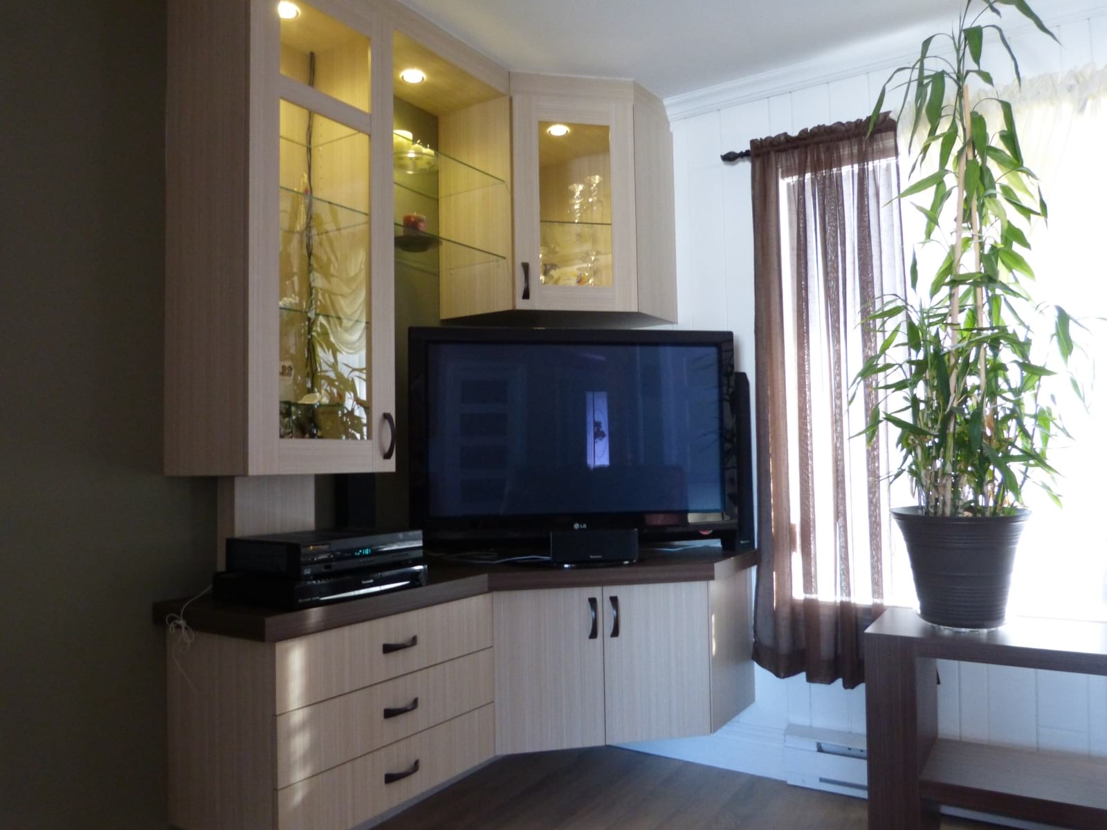 060 Armoires Jason Savard