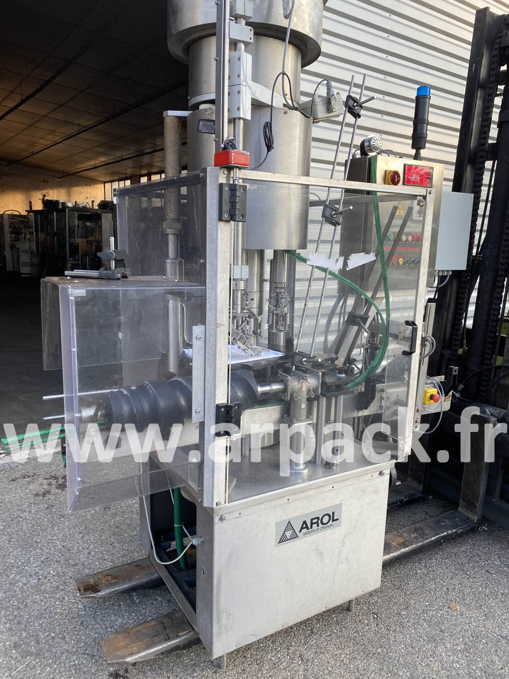 Aviation quarter champagne bottle screw capper