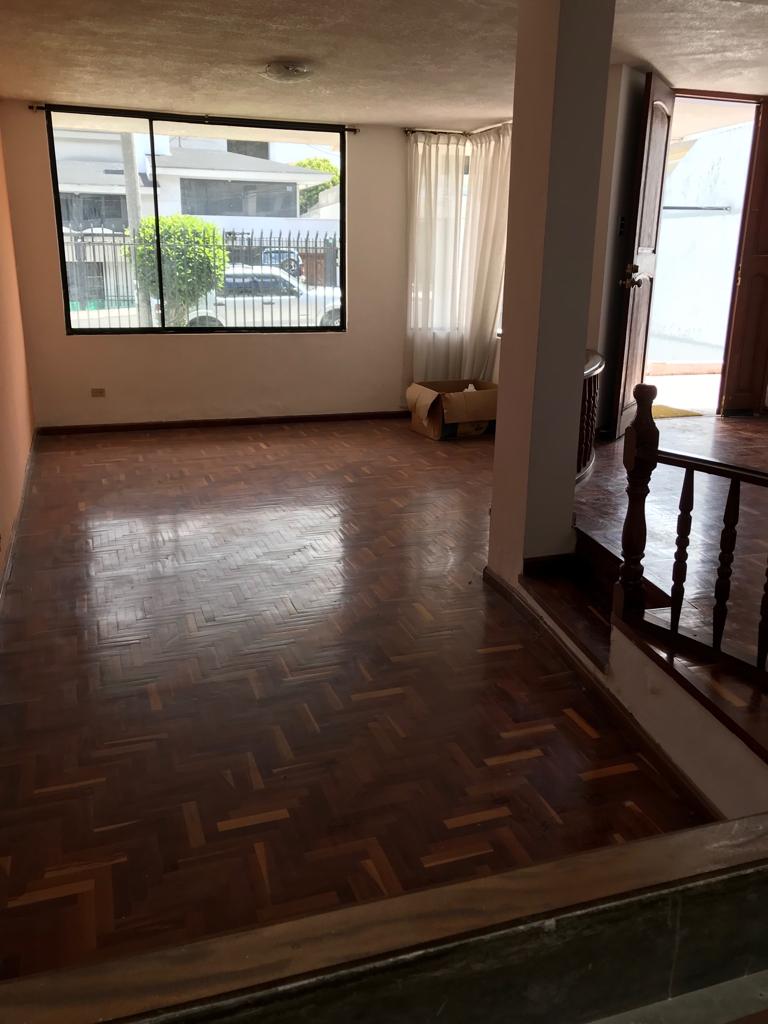 Casa en arriendo Urb. El Condado, Quito, Ecuador