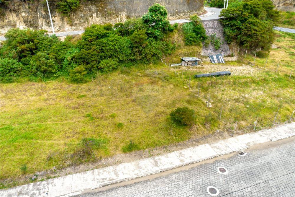 Terreno en venta Urb. Prados del Río, Quito, Ecuador Arrienda y Vende