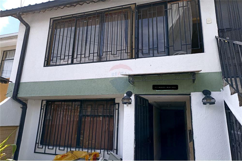 CASA EN VENTA EN CARCELEN, QUITO, ECUADOR Arrienda y Vende