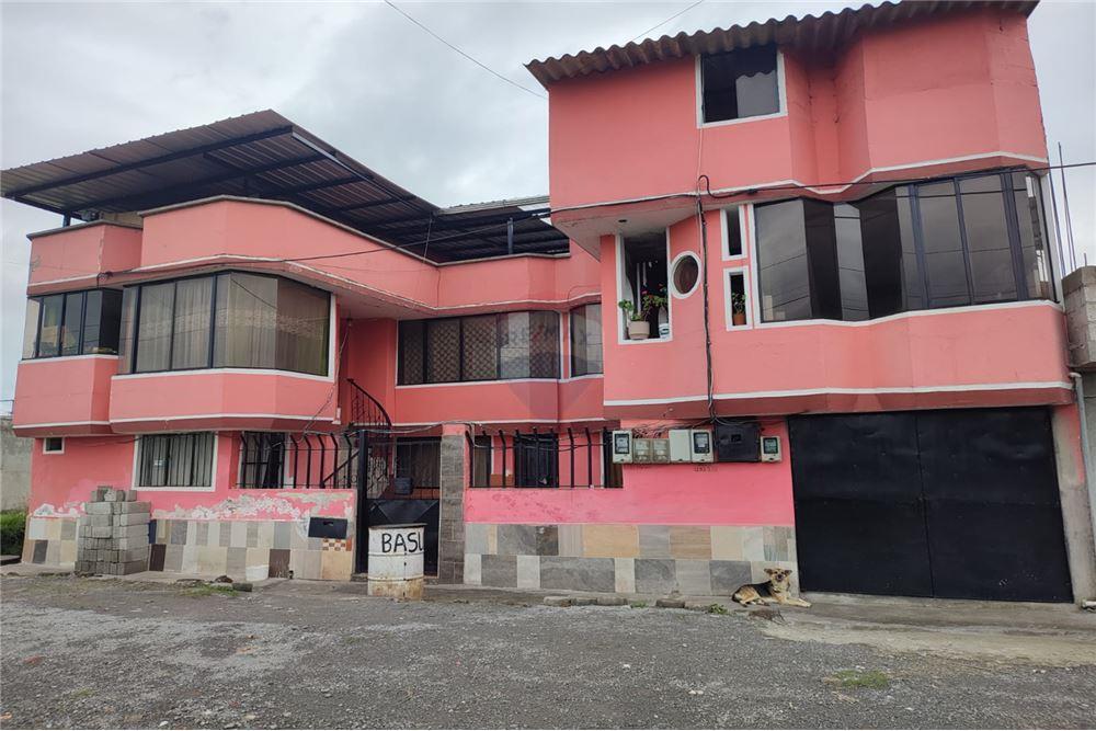 CASA EN VENTA EN CUTUGLAHUA, QUITO, ECUADOR Arrienda y Vende
