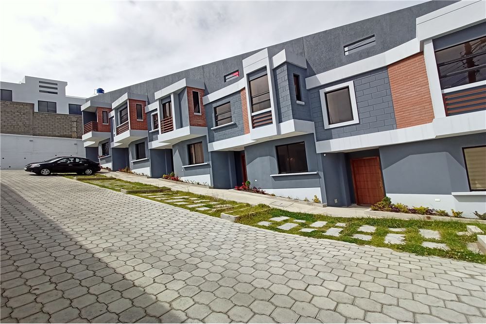 Casa en venta en Calderón, Quito, Ecuador Arrienda y Vende