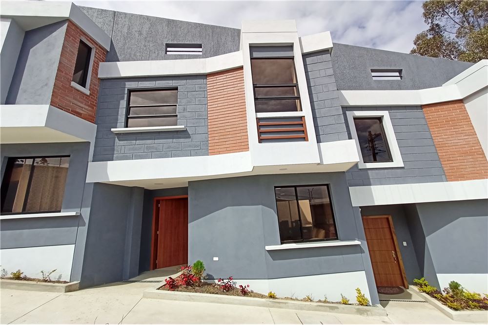 Casa en venta en Calderón, Quito, Ecuador Arrienda y Vende