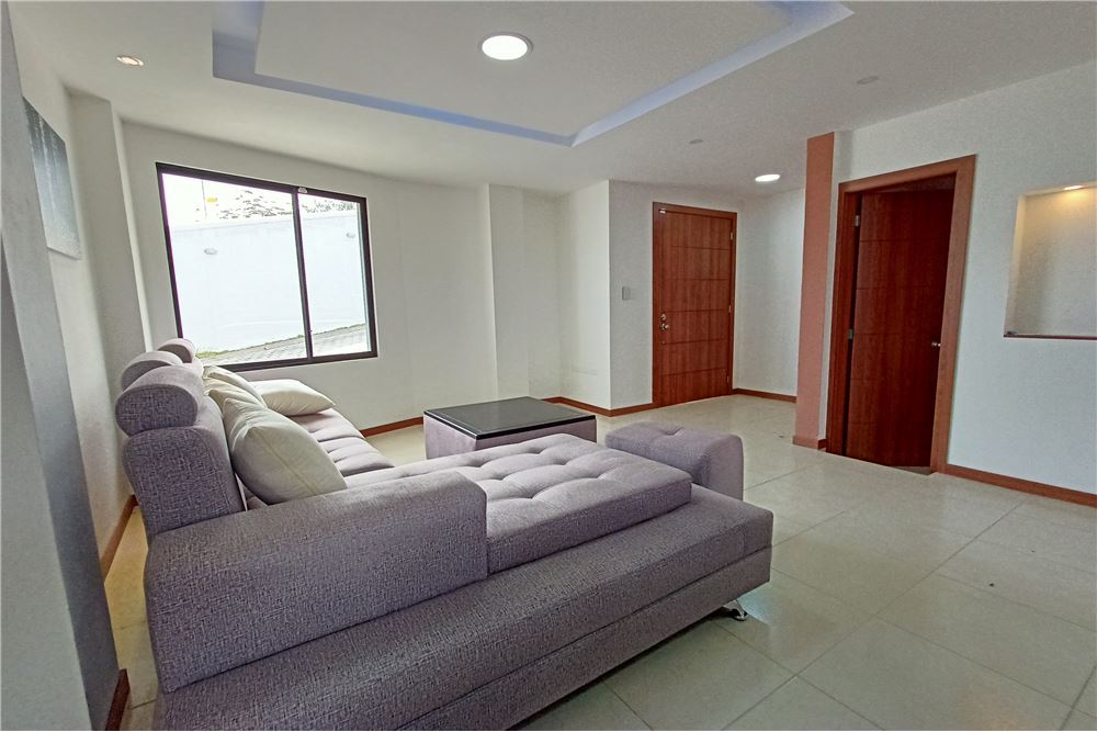 Casa en venta en Calderón, Quito, Ecuador Arrienda y Vende