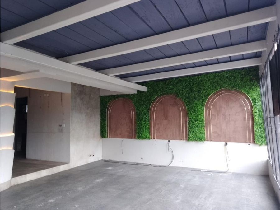 LOCAL DE ARRIENDO EN GONZÁLEZ SUÁREZ, QUITO, ECUADOR Arrienda y Vende