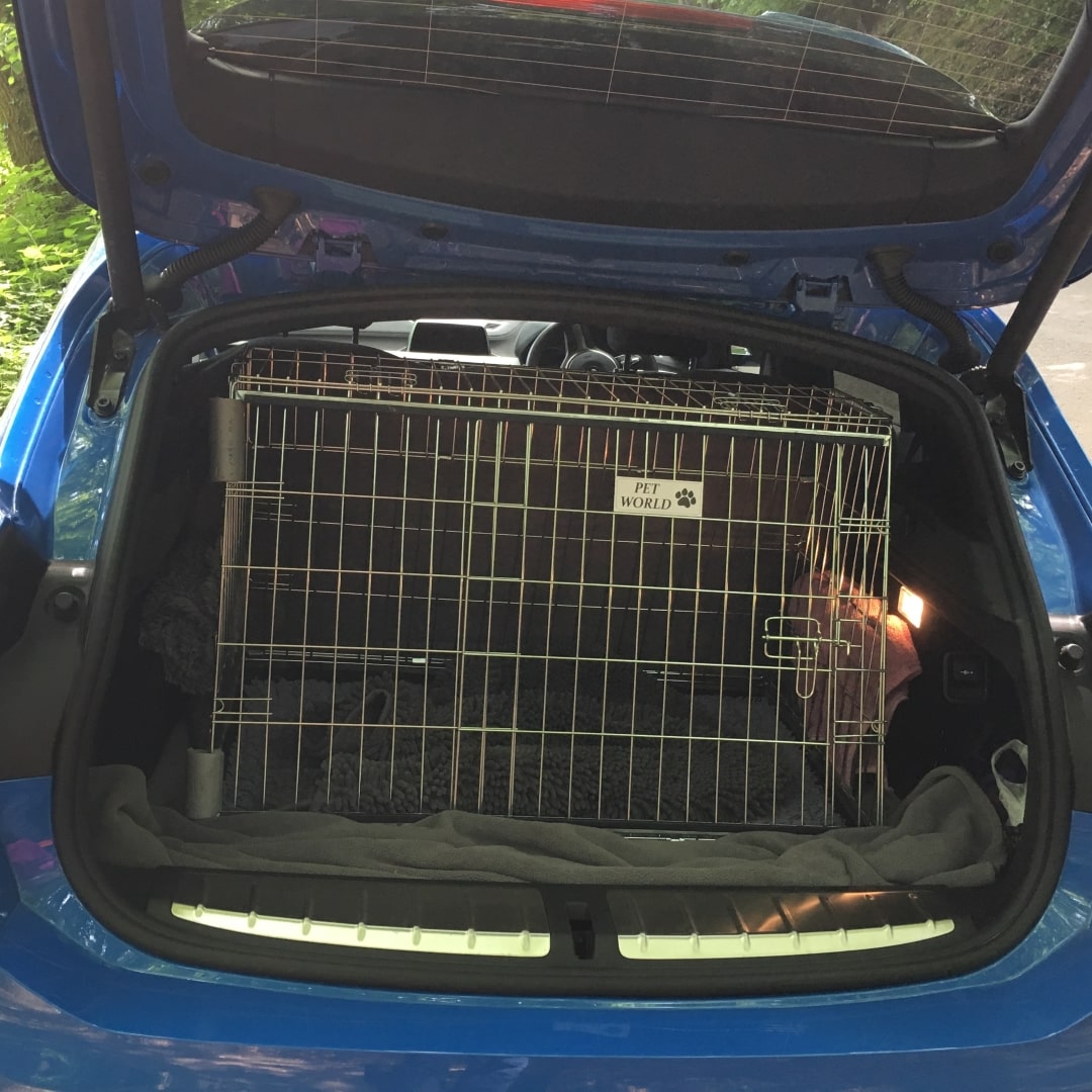 Pet World Car Dog Cage Crate BMW X2 2018 Onward ArrowsUK