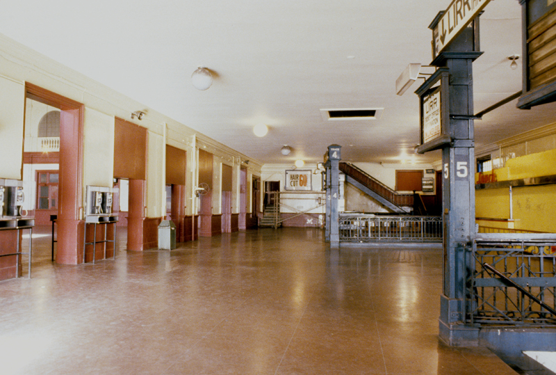 FLATBUSH AVENUE TERMINAL 3 INTERIOR