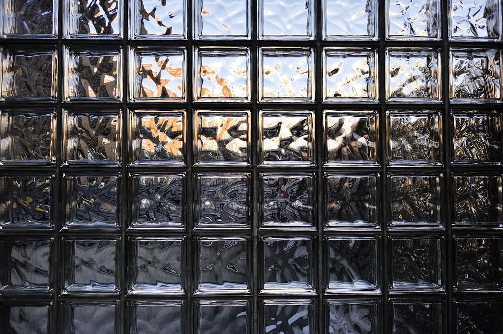 Glass Block Material Jadul yang Kece dan Mulai Banyak Digemari Kembali