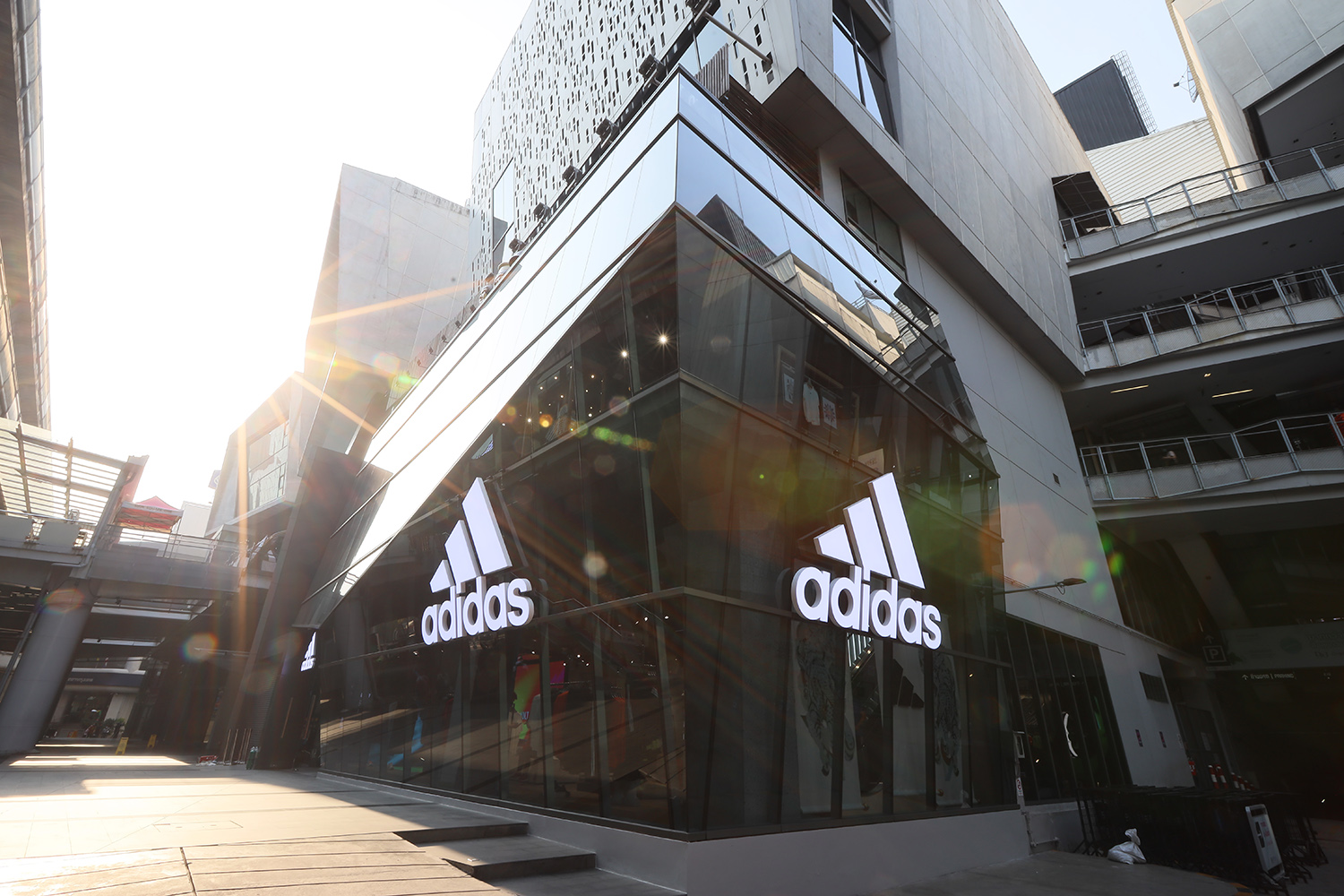 ADIDAS BRAND CENTER SQ1 art4d