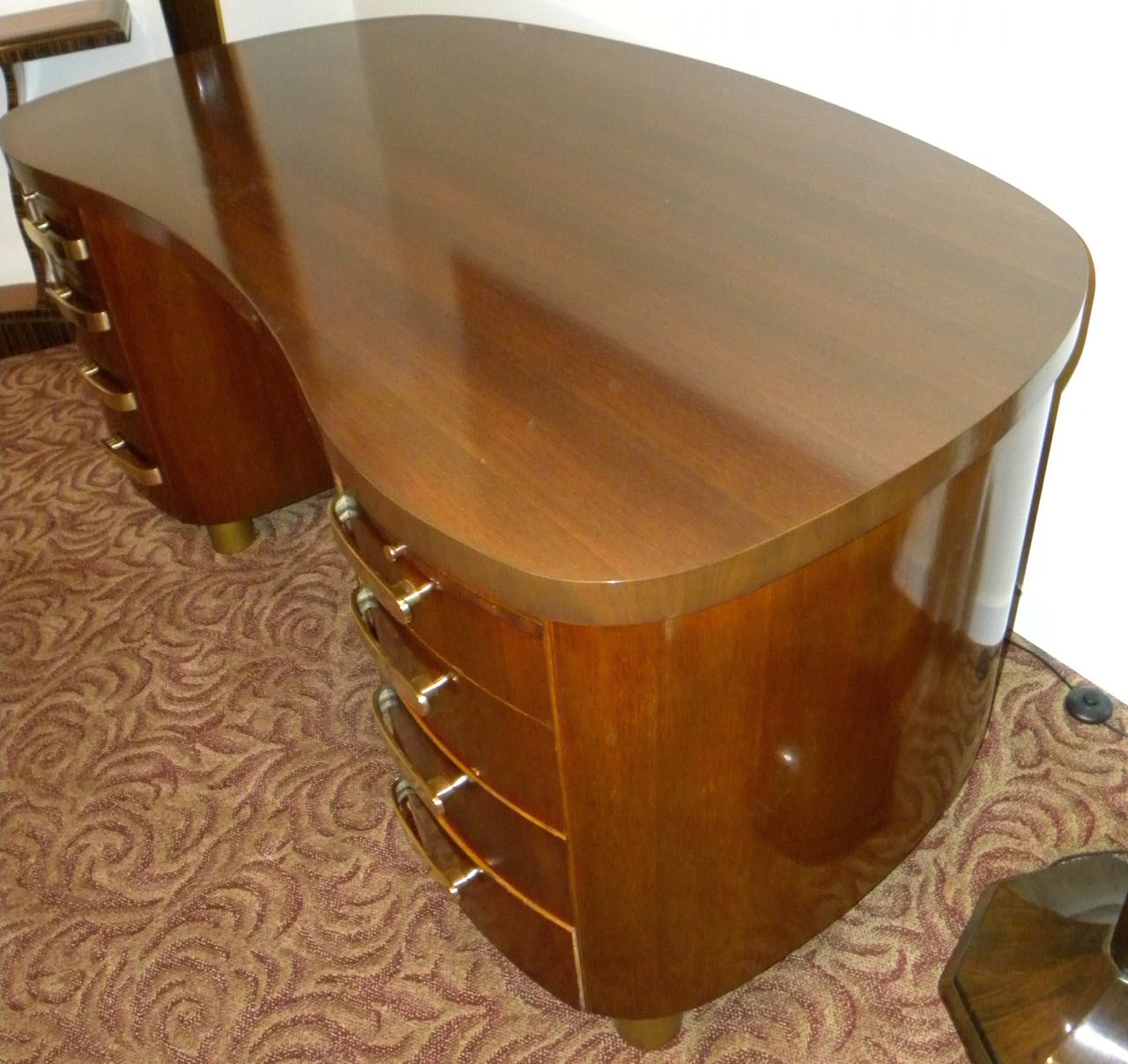Professional Art Deco Desk by Stow & Davis, Pedestal base Desks