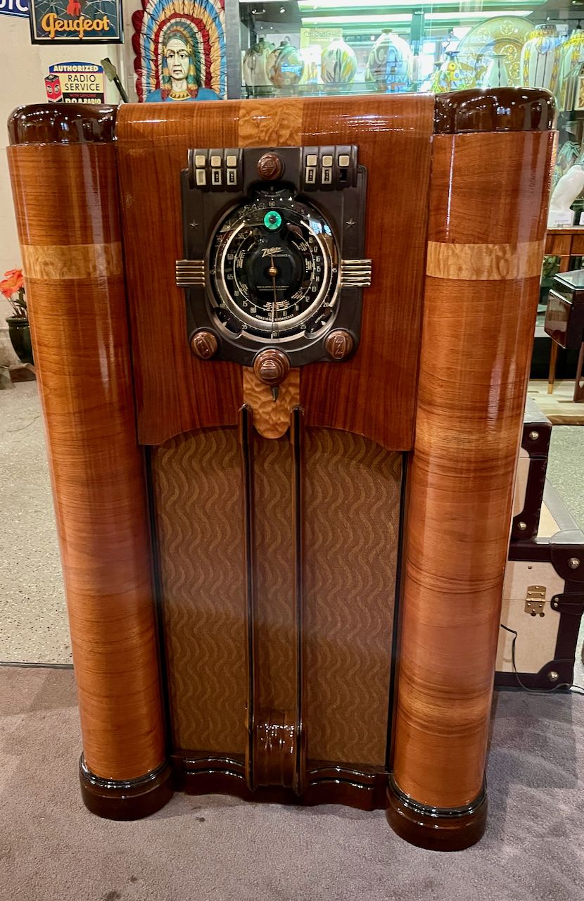 Zenith Art Deco Radio Shutter Dial 9S365 Stars and Bars Tube with