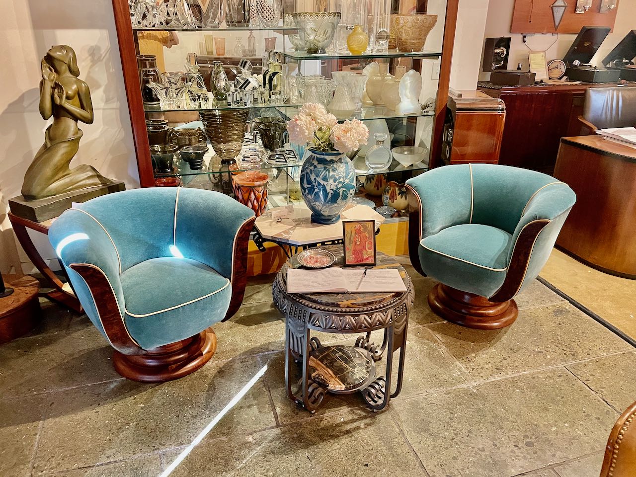 Custom French Style Art Deco Swivel Chairs Mohair Seating Items Art