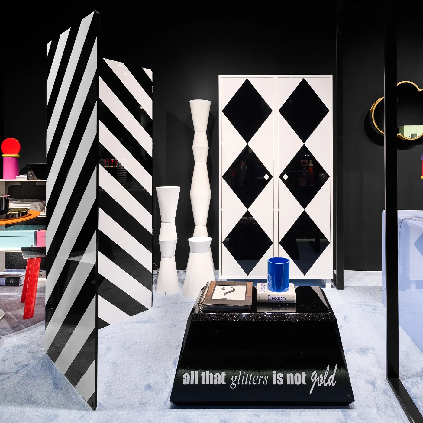 Simbolo ZigZagged Stripes BlackandWhite Room Divider altreforme