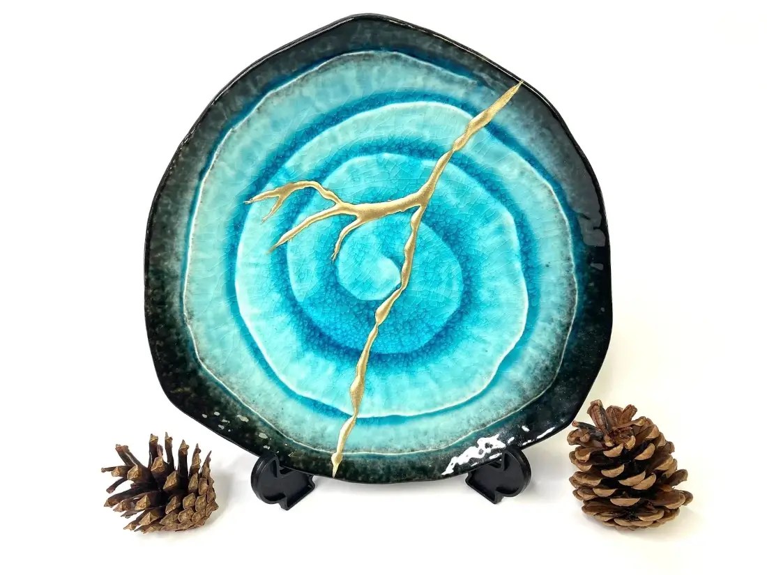 ⩥ The deep meaning of Kintsugi Its emotional and spiritual teaching.