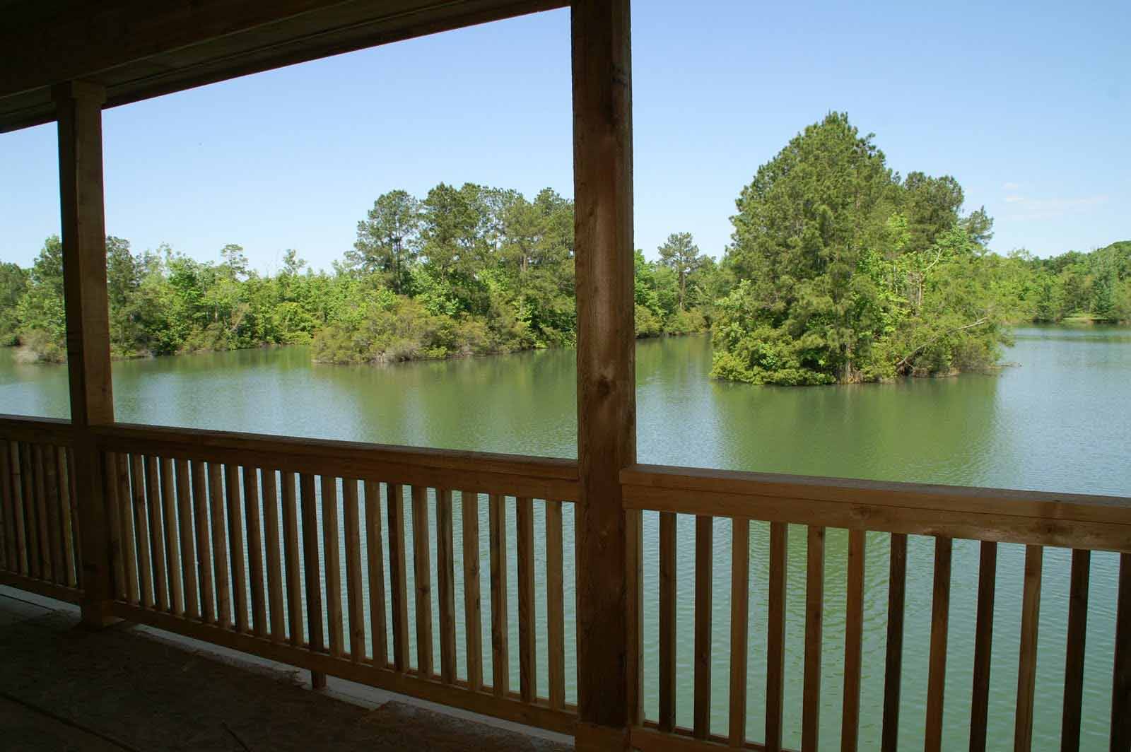 Lake House The Retreat at Artesian Lakes