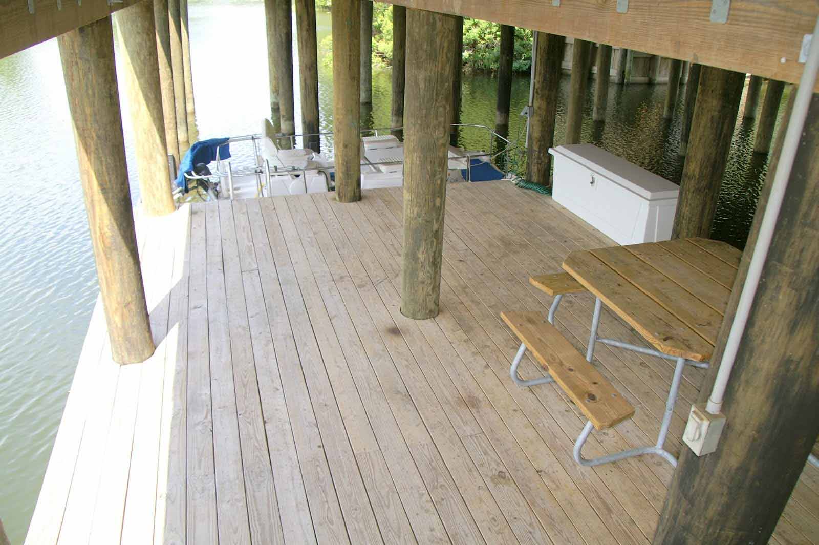 Lake House The Retreat at Artesian Lakes