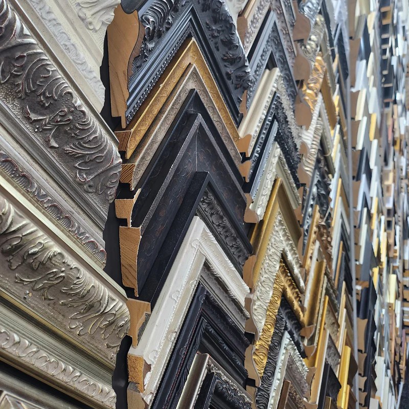 COMPLEMENT YOUR PICTURE WITH THE PERFECT COLOUR FRAME SCArtFrames