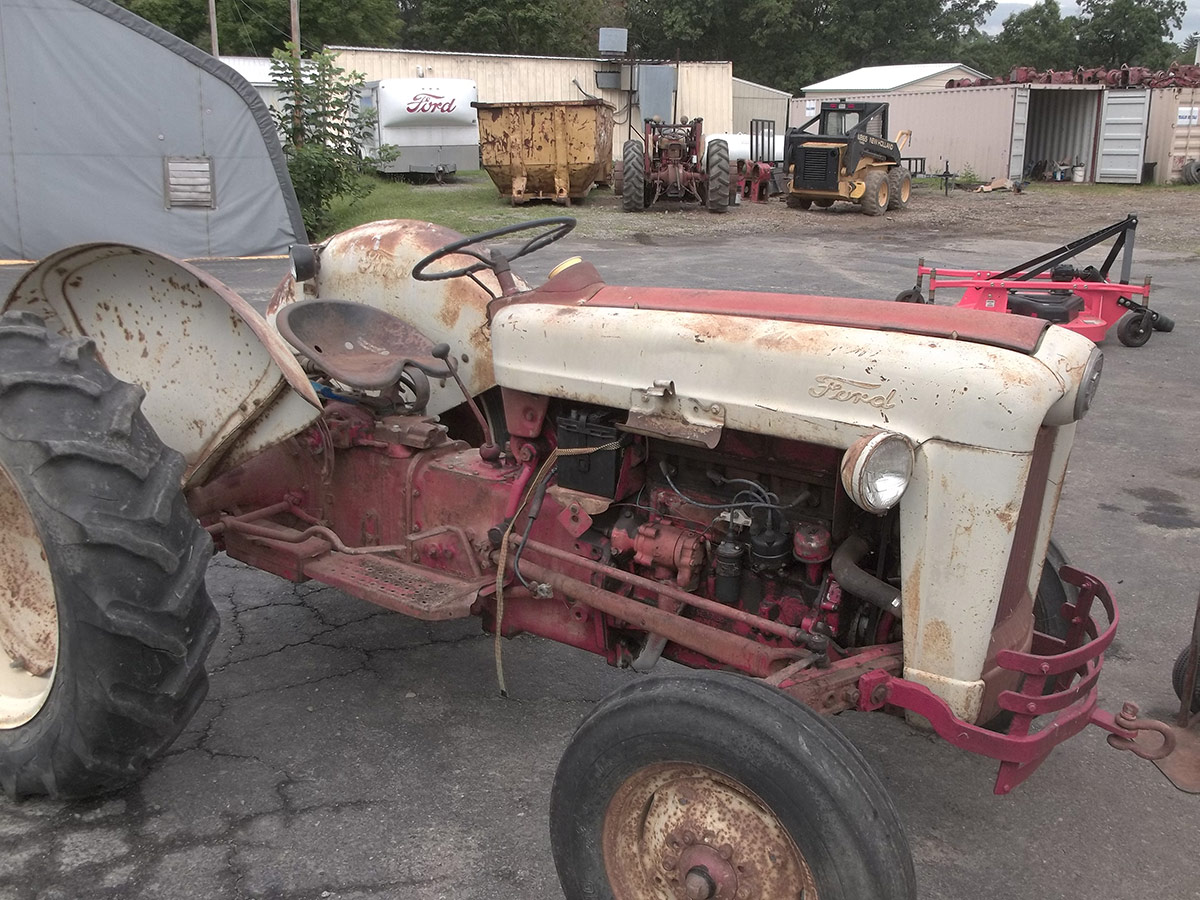 Ford 640 Arthurs Tractors
