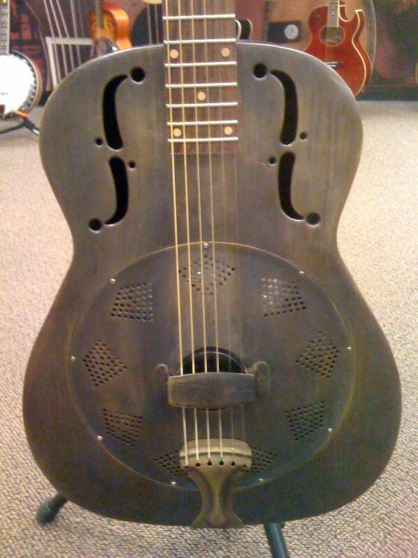 The Dean Resonator Heirloom Brass Review