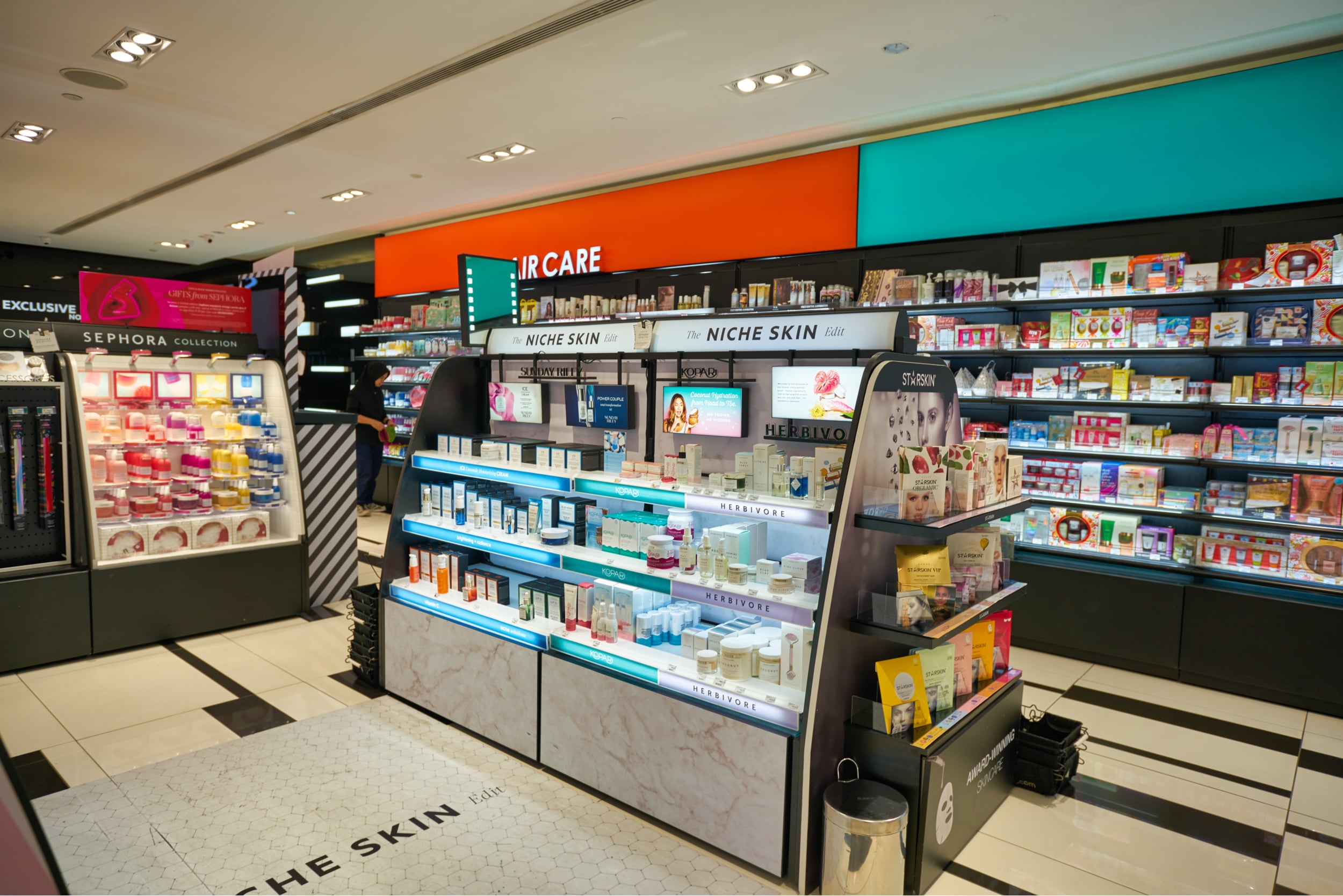 Does Sephora Sell Glossier? Wethrift