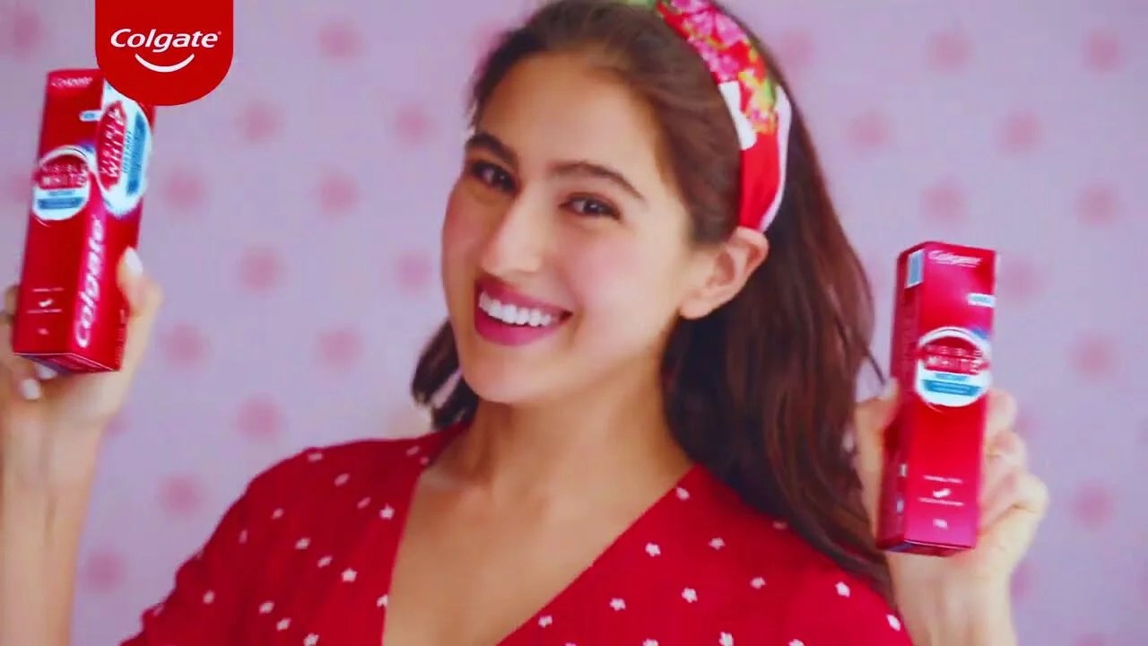 Check Out Who Is Colgate Ad Girl? Colgate Ad Girl Chota Packet