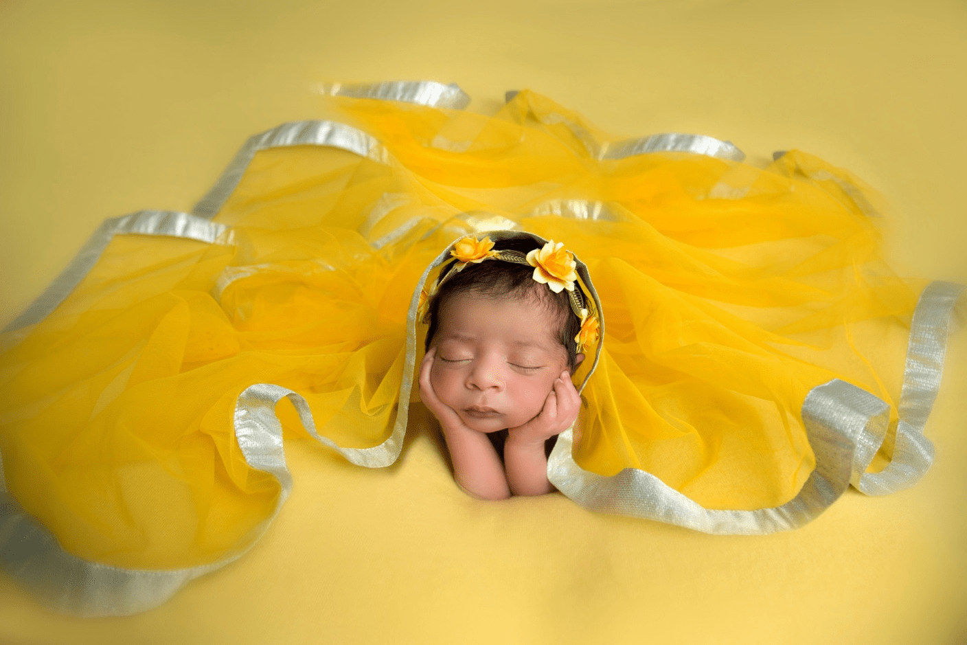 Best Outfit Ideas for Your Baby for Their First Photoshoot Artin