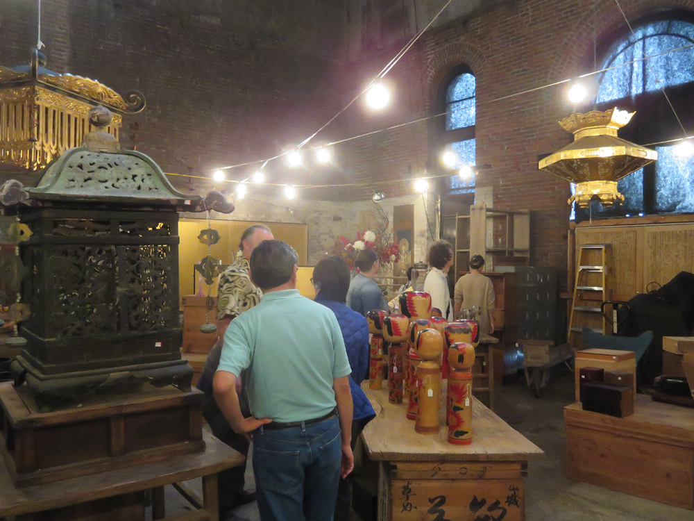 A Warehouse Sale Worth Waiting For Urban Art & Antiques