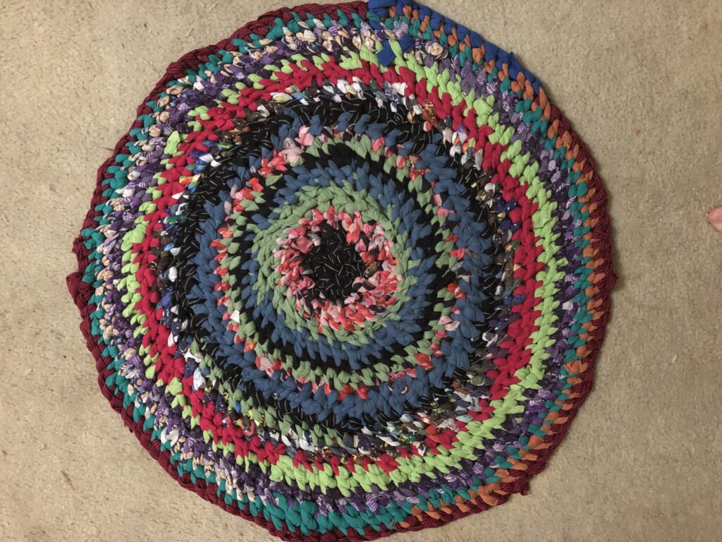 Amish Knot Rag Rug Tips For Beginners, And A Fabric Yardage Chart