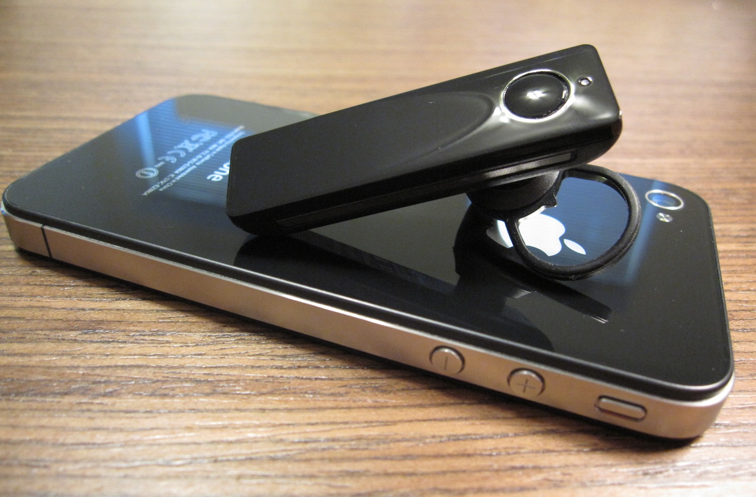 Review Sound ID 510 Bluetooth Headset, The First With Its Own IPhone